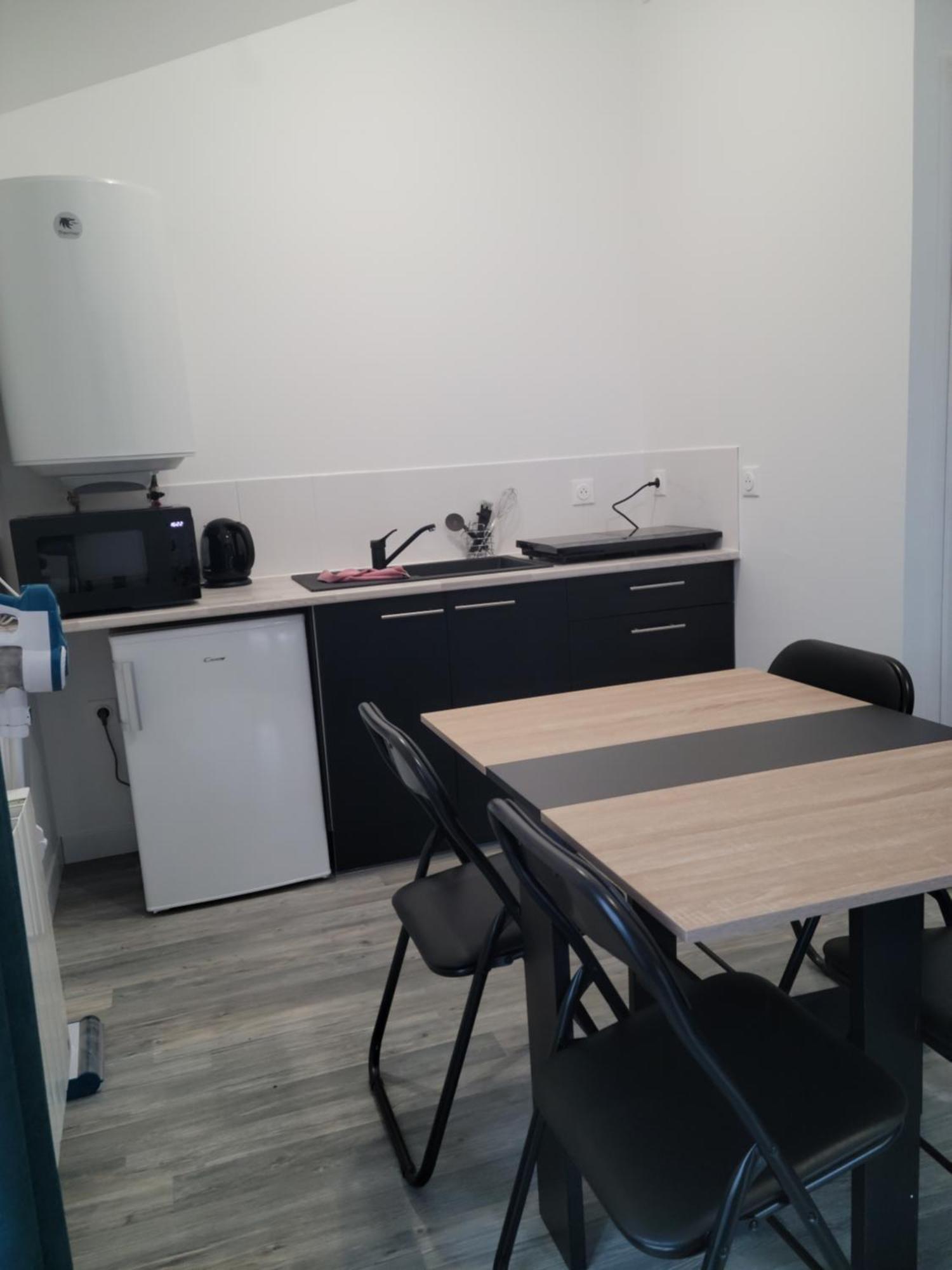 Le Studio Saint-Pierre-Montlimart 外观 照片