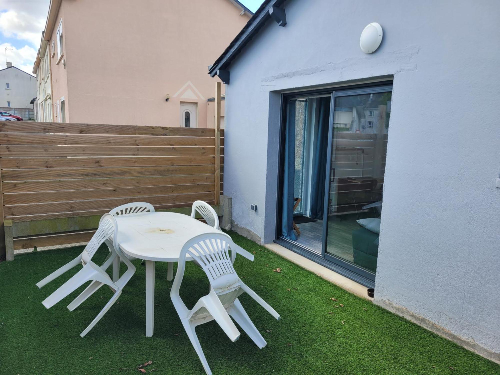 Le Studio Saint-Pierre-Montlimart 外观 照片